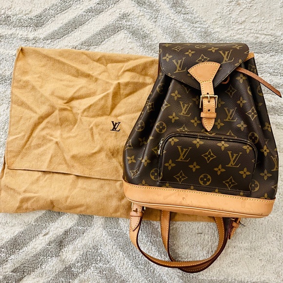 Louis Vuitton Handbags - Louis Vuitton Monogram Montsouris MM